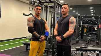 Ex-DFB-Star feuert Türkei an: Mesut Özil teilt Bild von Wolfsgruß-Jubel