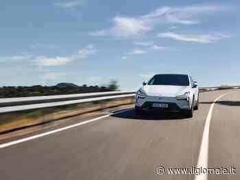 Polestar 4, il Suv minimalista che non ha il lunotto posteriore