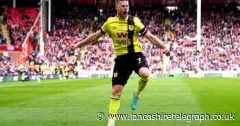 Johann Berg Gudmundsson re-joins Burnley on one-year deal