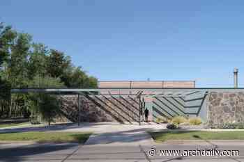 House in Front of the Park / atelier industrial