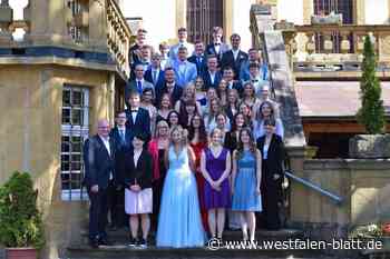 Neuenheerse: Abiturientia 2024 am Gymnasium St. Kaspar entlassen