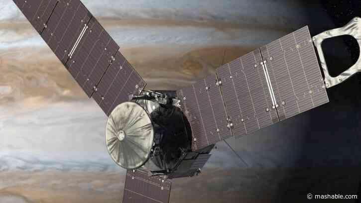 NASA spacecraft catches volcano plumes blasting into space