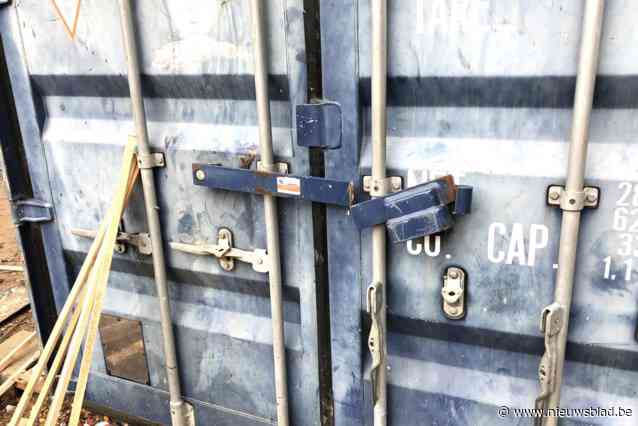 Inbraak in vijf werfcontainers