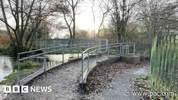 Popular footbridge to be replaced