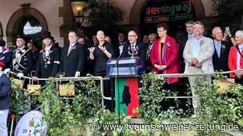 Bürgermeister Saemann eröffnet das Peiner Freischießen