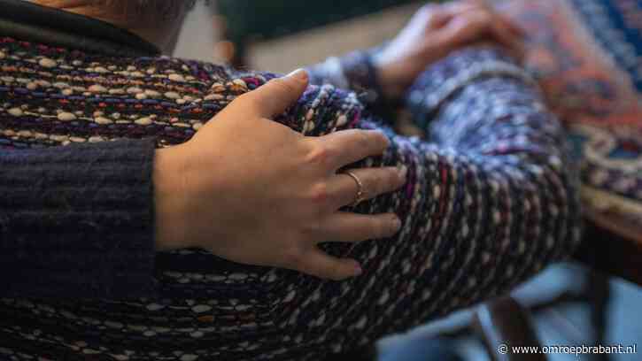 Iris en Sanne zijn mantelzorgers mét een baan: 'Werk is een uitje'