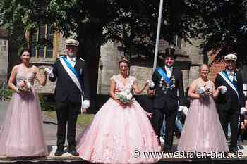 Nieheim: Stefan Lücking und Joana Brune verströmen royalen Charme