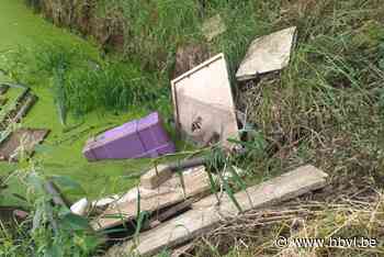 Asbesthoudende golfplaten gedumpt en afval in brand gestoken in natuurgebied in Donk