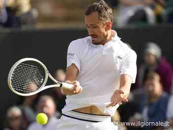 Wimbledon, Dimitrov si ritira per infortunio: Medvedev affronterà Sinner