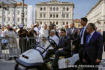 Pope decries populists, warns democracy is in bad health
