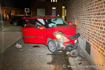 Auto tegen muur in Millen: 65-jarige Riemstenaar gewond