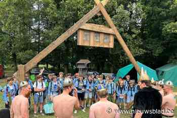 Jeugdbeweging bouwt Vikingdorp op kampplaats: “We maken het onszelf misschien moeilijk, maar het wordt wel enorm geapprecieerd”