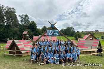 Jeugdbeweging bouwt vikingdorp op kampplaats: “Enorm geapprecieerd door de leden”