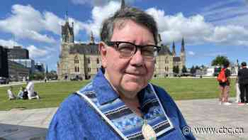 'Growing tension' inside the public service over Indigenous self-identification