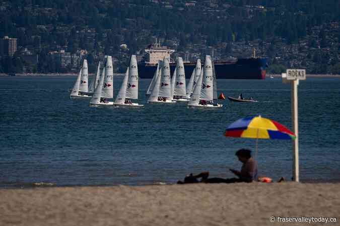 Scorching summer heat hits Canada, remnants of hurricane Beryl on the way