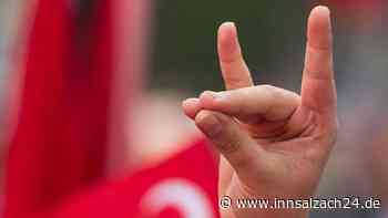 Skandal in Oberbayern: Wolfsgruß und Beleidigungen überschatten Fußball-Testspiel