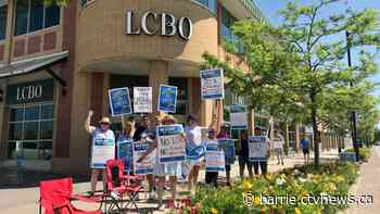 LCBO employees strike in Collingwood