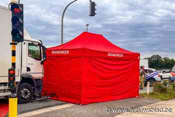 55-jarige fietsster overlijdt na ongeval met vrachtwagen