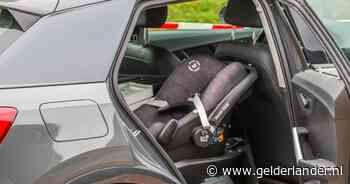 Baby‘tje overleden nadat het werd gevonden in auto in Rotterdam, ooggetuigen zien man schreeuwen