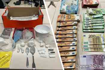 Verkeerscontrole leidt tot vondst van 30.000 euro en aanzienlijke hoeveelheid drugs