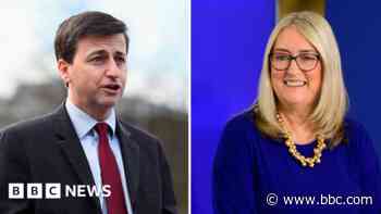 Starmer appoints two figures from Blair and Brown era as ministers