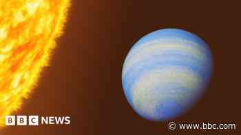 Smelly planet 'reeks of rotten eggs'