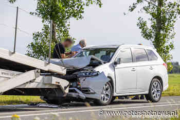 Auto botst op vrachtwagen N201 Loenen aan de Vecht