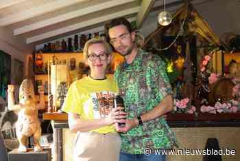 Exotische Tikibar viert vijfjarig bestaan met eigen Zeemeerminnenrum: “Onze droom? Een vaste cocktailbar in Maldegem”