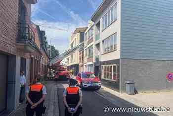 Gevelbekleding vat vuur tijdens dakwerken