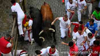 Stierhatz in Pamplona: Gefährliches Spektakel beim San-Fermín-Fest – Schockierende Szenen im Video