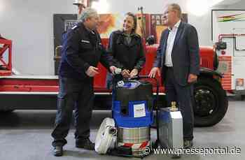 FW Celle: VGH übergibt Flüssigkeitssauger an die Feuerwehr Celle!