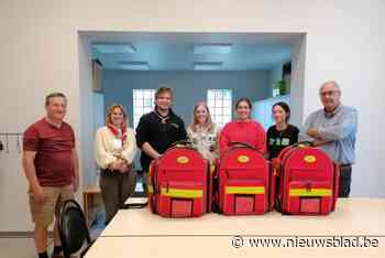 Rode Kruis Affligem-Liedekerke schenkt EHBO-tassen aan jeugdbewegingen