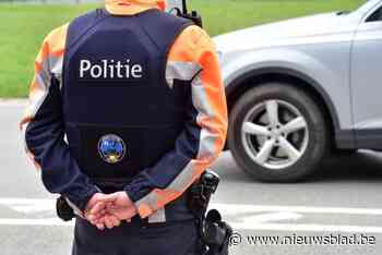 Fietser lichtgewond afgevoerd na botsing met auto ter hoogte van kruispunt