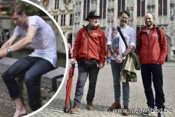 Collega’s van gids die van brug werd geduwd zijn niet verrast: “Ik keur de duw niet goed, maar hij hangt al jarenlang de clown uit”