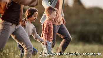 Mit Kindern Glück trainieren – Experte rät zu diesen Übungen