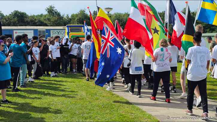 Almere - Echnaton organiseert zomerspelen voor leerlingen: 'Dit is veel leuker dan school!'