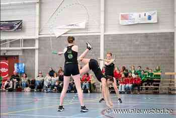 Jonge ropeskippers trekken naar het Jeugd EK