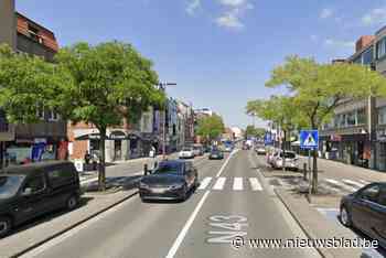 Voetganger die aan het oversteken was, aangereden door bestelwagen