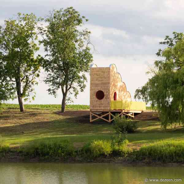 Pier 1/2 cycleway lookout pairs wood shingles with postmodern influences