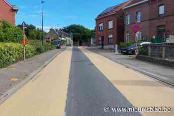 Gemeentebestuur legt in vijf straten fietssuggestiestroken aan