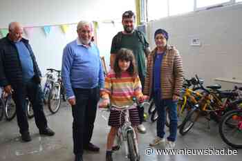 Fietsbieb Deerlijk bestaat een jaar: “De helft van de 120 beschikbare fietsjes zijn constant uitgeleend”