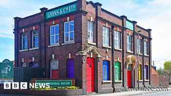 Photographer's 350-mile quest around Black Country