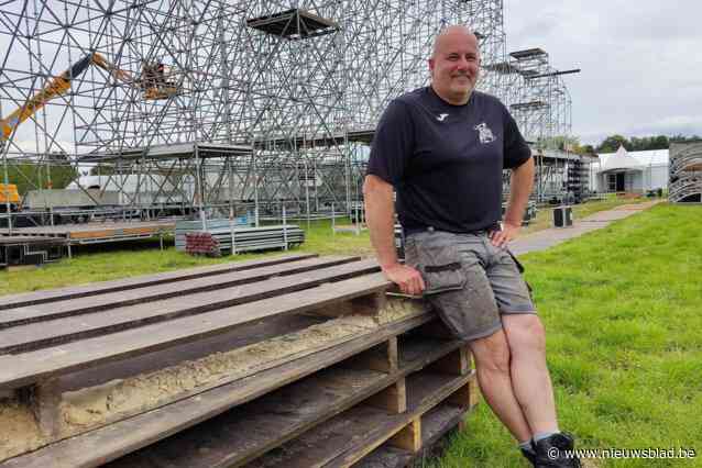 Dirk (53) leidt techniek op Fantasia Festival in goede banen: “We maken van een koeienweide een plek vol technische hoogstandjes”