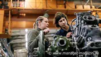 Fachkräftemangel: Beschäftigte können durch Weiterbildung und Upskilling dem Aussortieren entgegenwirken