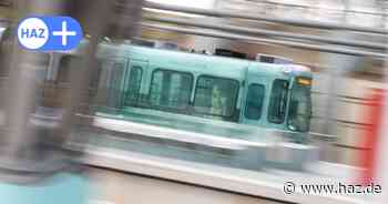 Lkw blockiert Stadtbahnen: Linien 6 und 11 in Hannover unterbrochen