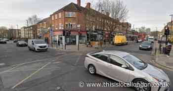 Finsbury Park: Teen dead after Stroud Green Road stabbing