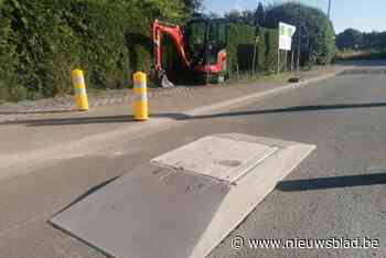 Landbouwsluis na enkele uren al stuk gereden door…landbouwvoertuig