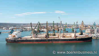 Schip met 'geplunderd' graan aan de ketting gelegd