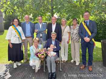 Raphaël geniet samen met achterachterkleinkind Raf van zijn honderdste verjaardag: “Ik heb een heel mooi leven”