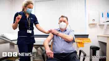 Covid deaths rise as booster vaccine take-up falls